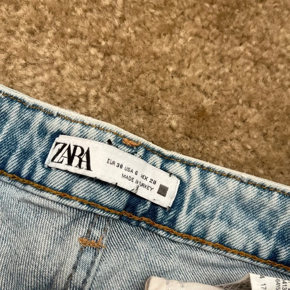 Zara Light Blue Womens Straight Jeans - Picture 3 of 3